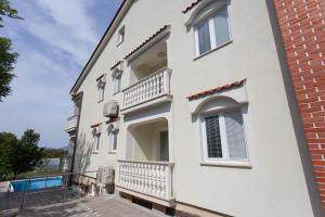 Bazén v ubytování Apartments Gorančica nebo v jeho okolí