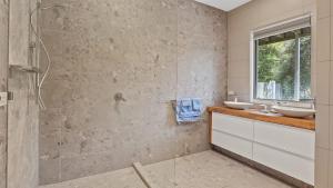 伯马吉Cuttagee Views Luxury ocean beach front Bermagui Linen & Wifi Provided的相册照片