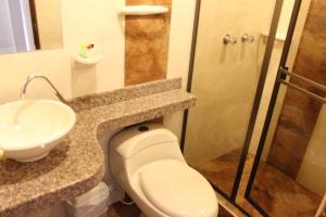 Koupelna v ubytování Hotel Castellana Inn