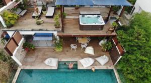 Bazén v ubytování Villa Jacuzzi Seaview Villa nebo v jeho okolí
