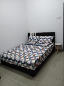 Katil atau katil-katil dalam bilik di Y and Y homestay 2