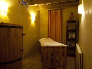 Spa and/or other wellness facilities at Masia el Puig