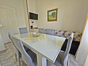 TV a/nebo společenská místnost v ubytování Apartment Nina Marie