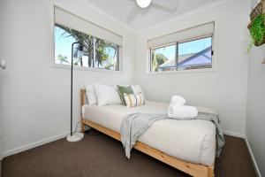 Postel nebo postele na pokoji v ubytování Maroochydore 3 B/R, 2 Bath, Townhouse ZA4