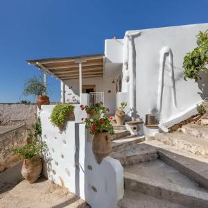 Gallery image of 1890s Romanati Boutique House Authentic Village Retreat in Pefki, Makry Gialos in Pévkoi