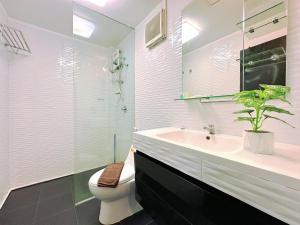 Koupelna v ubytování Hotel Baya Phuket