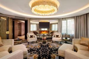 Istumisnurk majutusasutuses The Alexander, a Luxury Collection Hotel, Yerevan