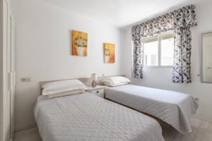 Posteľ alebo postele v izbe v ubytovaní Two bedroom apartment beside marina
