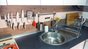 Kuchnia lub aneks kuchenny w obiekcie Apartamento Las 3P Piscina, Paz y Patio privado