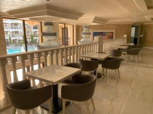 Гостиная зона в Valencia Gardens Deluxe Apartments