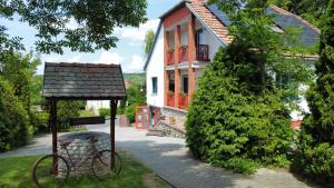Vonkajšia záhrada v ubytovaní Guest house Magyar Route 66