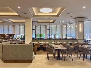 A seating area at AquaClub GRIFID Hotel Bolero - Ultra All Inclusive & Private Beach