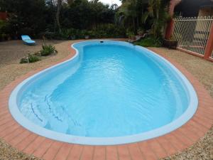 Swimming pool sa o malapit sa Nowra Motor Inn