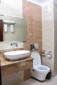 The White Rhino Hotel的一间浴室