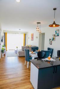 Istumisnurk majutusasutuses Armonia 2 Bdrm Apt/Gym/Poolview/Wi-Fi/Netflix