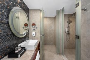 Bathroom sa Ausotel Smart Baiyun International Airport T2