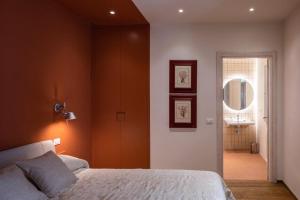 A bed or beds in a room at Rocca Di Castagnoli