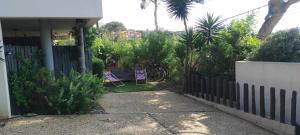 Studio Villa Le M外面的花园