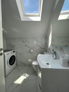 Koupelna v ubytování Apartman Mala plaža 2