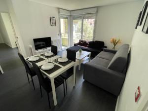 Zdjęcie z galerii obiektu T5 4 chambres Gratte ciel, Villeurbanne, meublé w mieście Villeurbanne