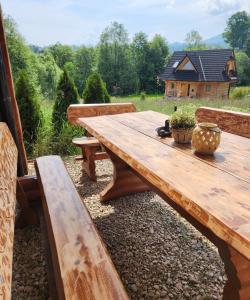 Vonkajšia záhrada v ubytovaní Góralska Chatka 2 Highland Cottage - Split AC, Jacuzzi, Sauna, Private parking, Mountains View, Garden, Zakopane