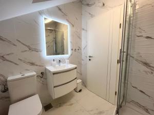 Koupelna v ubytování Apartman Mala plaža 2