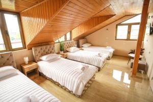 Una cama o camas en una habitación de Smestaj Paramun