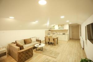 Una cocina o kitchenette en Smestaj Paramun