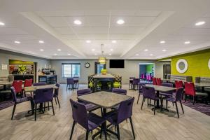 Restoran atau tempat lain untuk makan di La Quinta by Wyndham Kearney