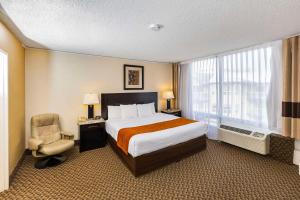 Postel nebo postele na pokoji v ubytování Comfort Inn & Suites + 27 fotografií