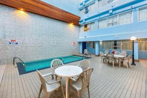 Bazén v ubytování Comfort Inn & Suites nebo v jeho okolí