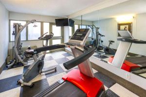 Fitness centrum a/nebo fitness zařízení v ubytování Comfort Inn & Suites