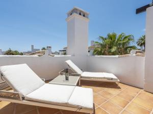 Fotografie z fotogalerie ubytování Los Naranjos Beautiful 1 Bedroom penthouse v destinaci Marbella