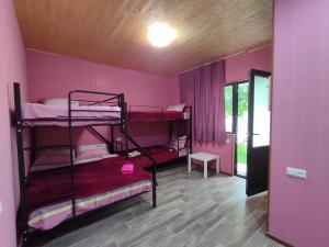 Letto o letti in una camera di Ananuri Cottages