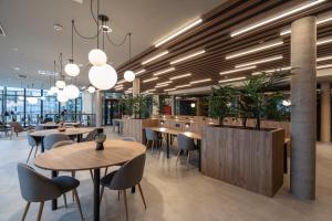Restauracja lub miejsce do jedzenia w obiekcie Be Casa - Rivas