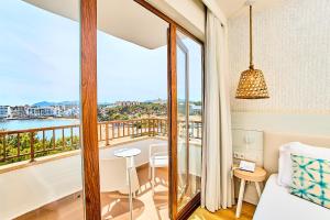 Балкон или терраса в Leonardo Royal Hotel Ibiza Santa Eulalia