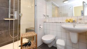 Koupelna v ubytování Seeschloss Binz Apartment 37 nur 2 Minuten zum Strand