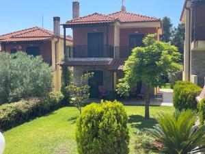 Zahrada ubytování Amazing Villa with views sea in Paliouri