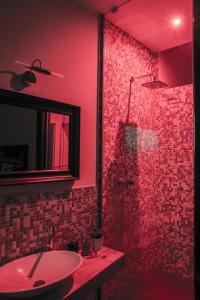Koupelna v ubytování Serendipity Rooms