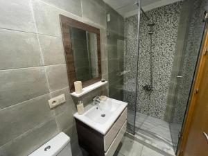 Vannituba majutusasutuses Seafront High Standard Apartment