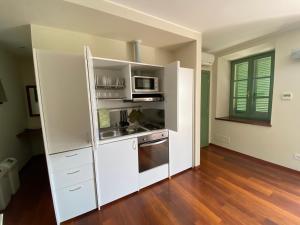 A kitchen or kitchenette at Residence delle Tre Corone
