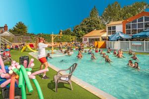 Bazén v ubytovaní Camping Saint-Hilaire-de-Riez alebo v jeho blízkosti