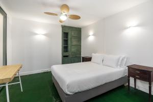 Postel nebo postele na pokoji v ubytování WHome Central 2-Bedroom Loft perfect to Explore Lisbon
