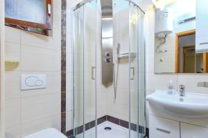 Koupelna v ubytování Apartments Marija