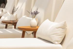 Parian Lithos Residence的休息区