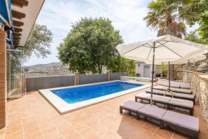 Bazén v ubytování Villa Flamenca, comoda con piscina privada, barbacoa by AndaraHolidays nebo v jeho okolí