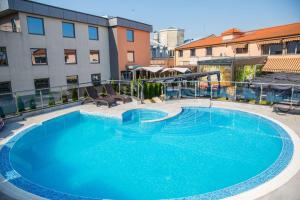 Bassein majutusasutuses Cosmopolitan Hotel & Wellness või selle lähedal