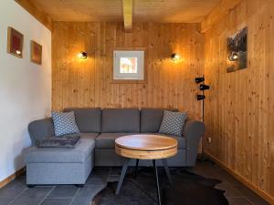 A seating area at Alpenferienhaus Sophia