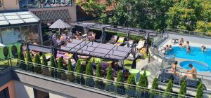 Bassein majutusasutuses Cosmopolitan Hotel & Wellness või selle lähedal