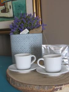 Coffee and tea making facilities at Il Rifugio dei Briganti